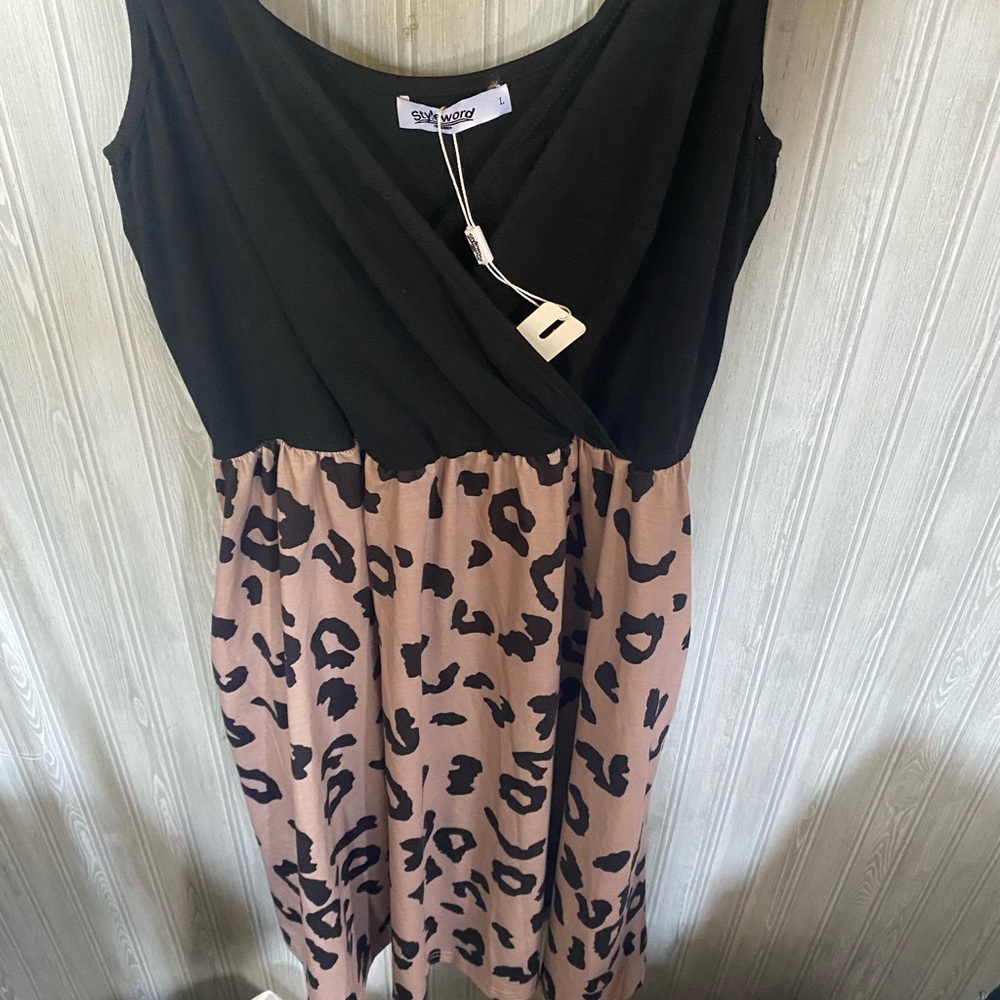 Stylish Women's Black and Tan Leopard Print Dress